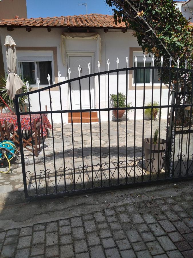 Villa Konstantina Néa Skióni Eksteriør bilde